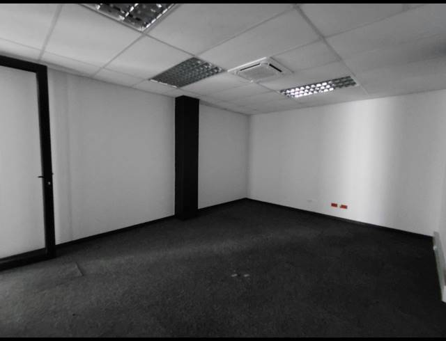 669M² OFFICE TO LET IN BRYANSTON